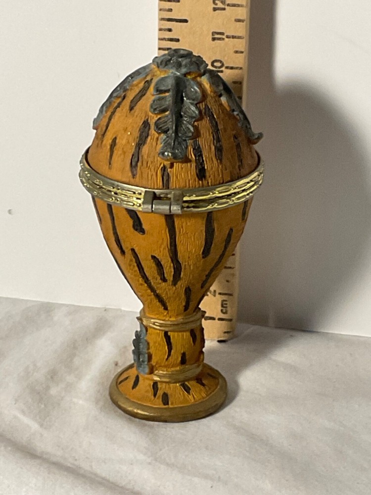 Hinged trinket box egg shaped Stemmed