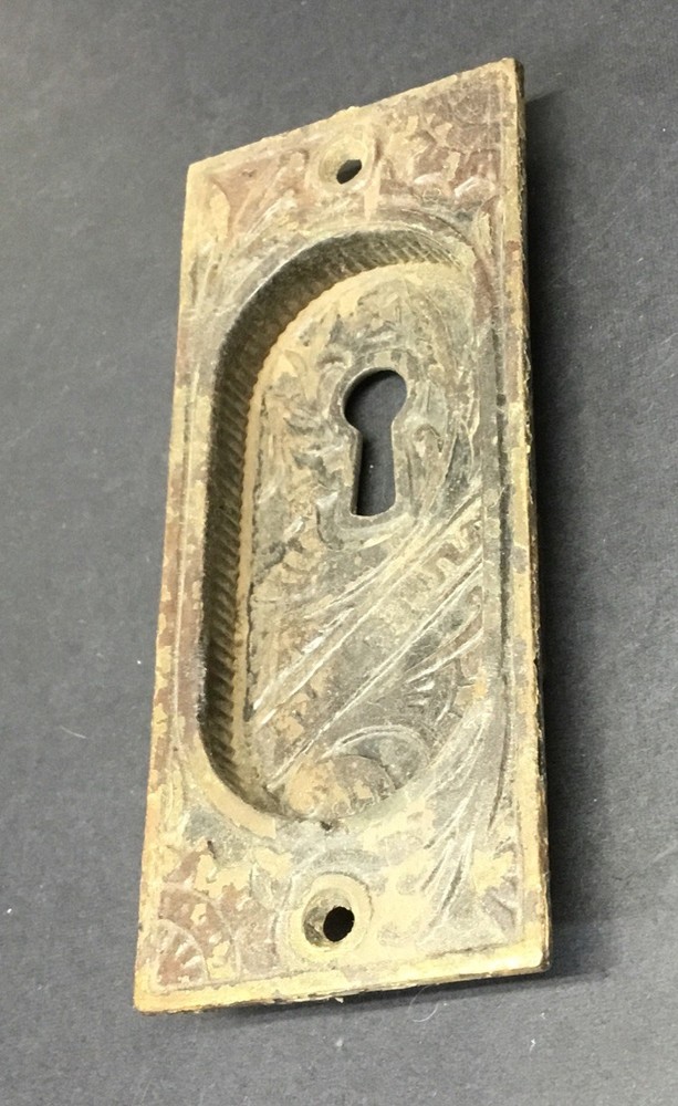Antique Pocket Door Pull with Keyhole Cast Iron………[B31]