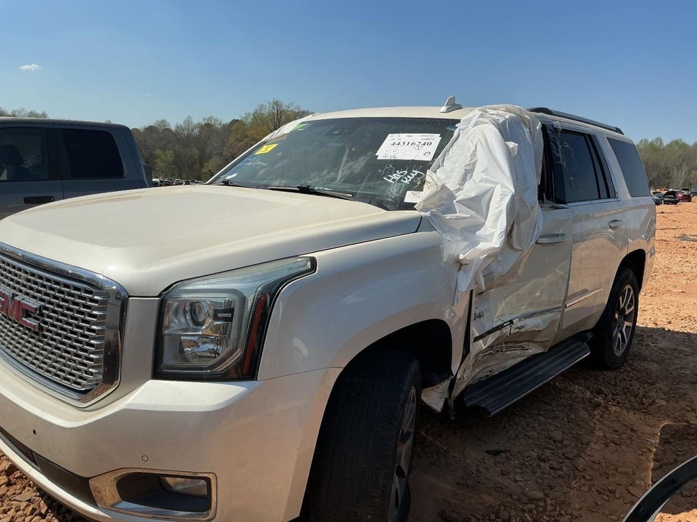 Fuse Box Engine Fits 15-20 ESCALADE 5008543