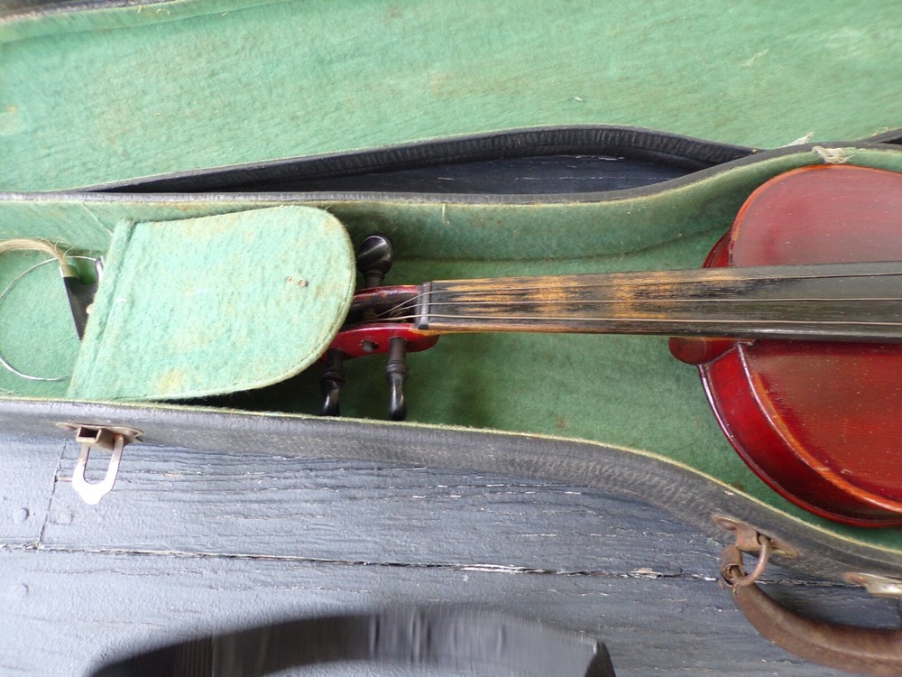 OLD VINTAGE VIOLIN W CASE SAXONY