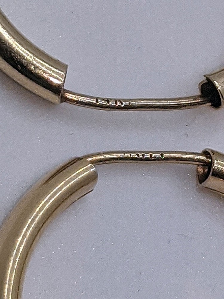 3.2 Grams 14K Solid Yellow Gold Hoop Earrings
