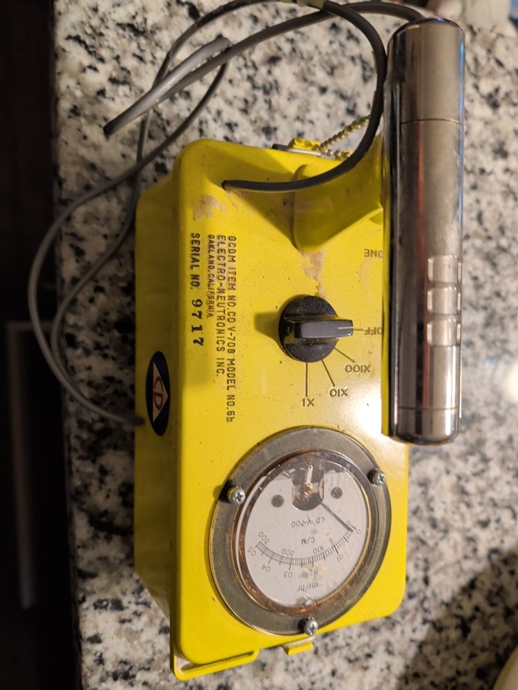 Radiological Dosimeter Charger CDV700 Model 6b