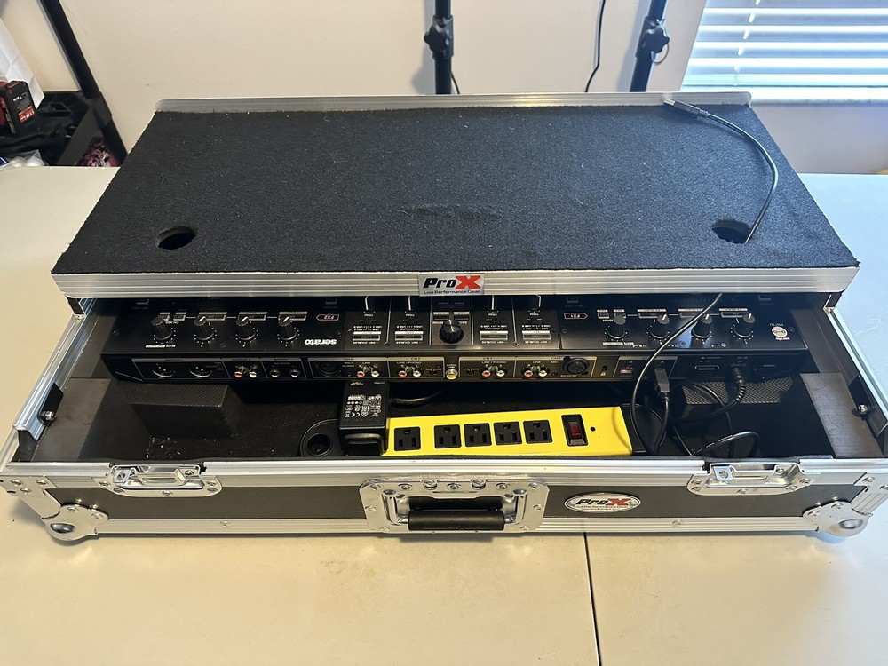 Pioneer Serato DDJ-SX3 4-channel Performance DJ Controller With Flight Case