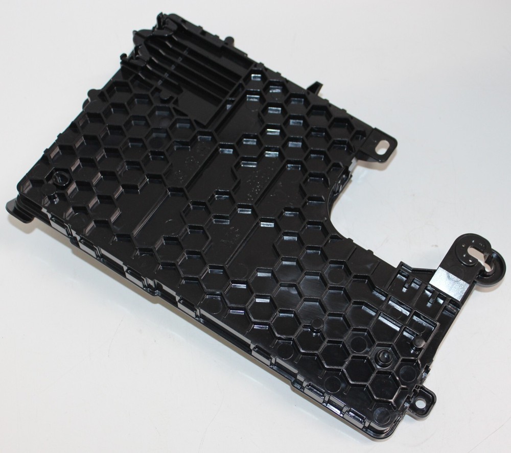 TESLA 2017 – 23 MODEL 3 FRONT LEFT SIDE VOLTAGE BODY CONTROL MODULE
