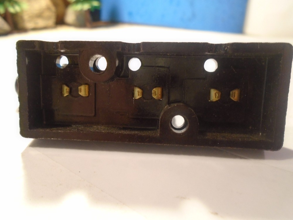 SINGLE POSITION KNIFE SINGLE POLE LOW VOLTAGE SWITCH 5-214-2-5