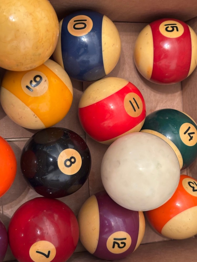 Vintage Billiard Pool Ball Set Wall Decor 17 piec.