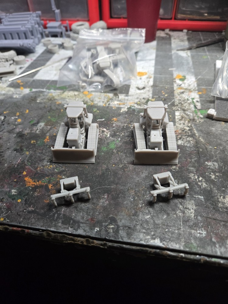 Ho Scale Cat  D5 Dozers