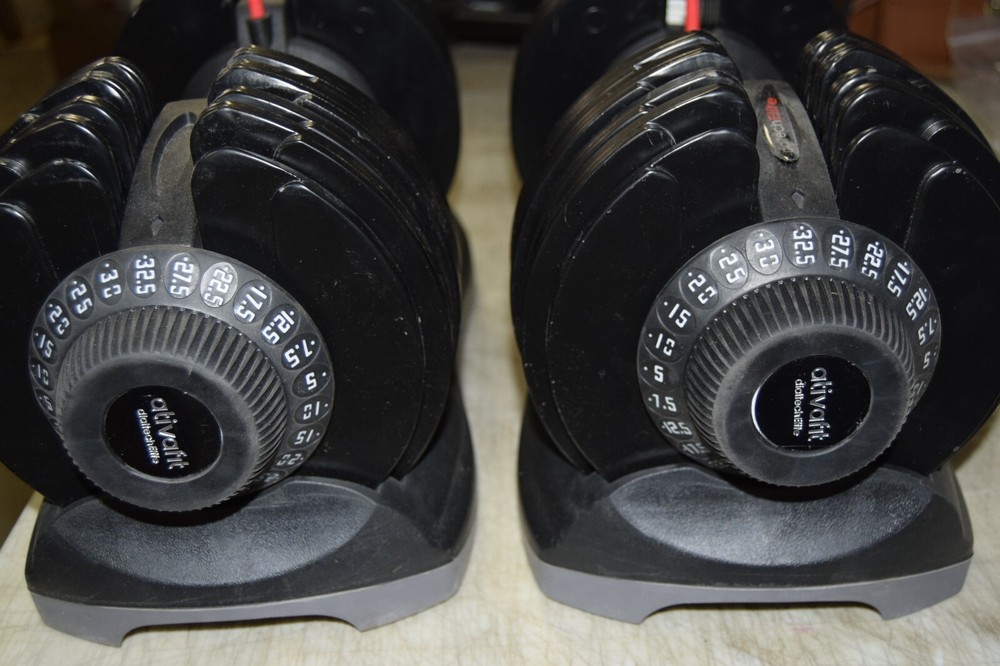 2 Ativafit Dialtech Elite 65 Lb Pound Adjustable Dumbbells with Bases **READ**