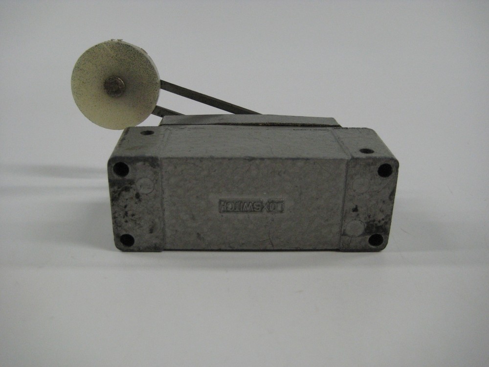 R.B DENISON M-3 SER.D LIMIT SWITCH UNMP