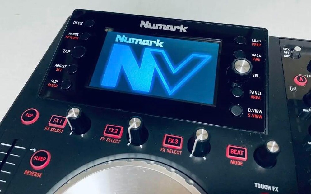 Numark NV 4 Deck Dual Display DJ Controller Black Very Good