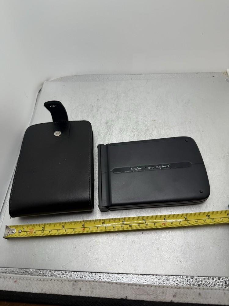 Freedom Universal Bluetooth Folding Keyboard Untested Clean no corrosion