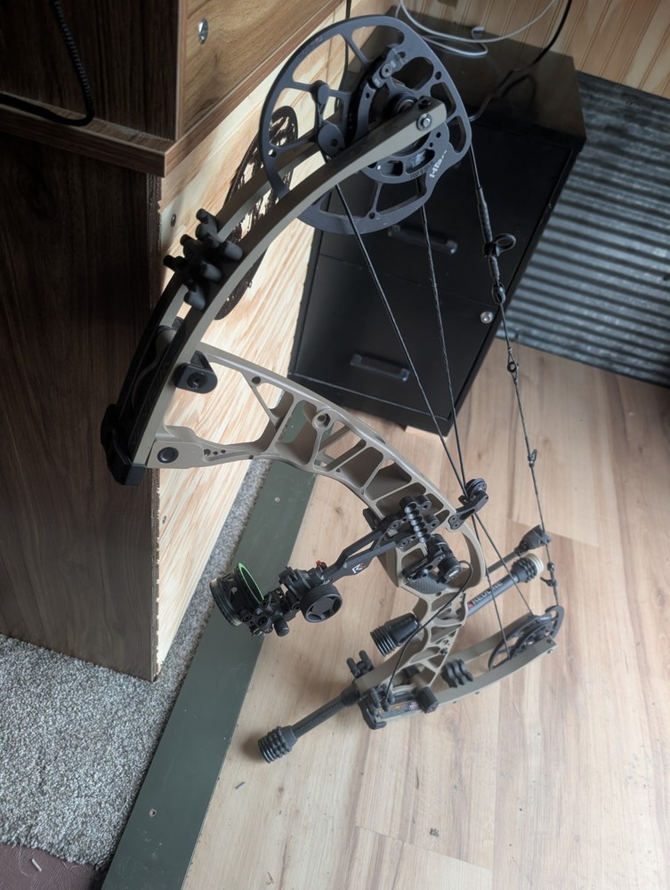 Hoyt ventum 33 compound bow