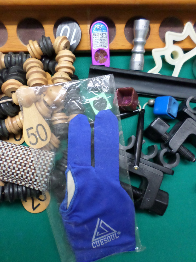 BILLIARDS ACCESSORIES BUNDLE
