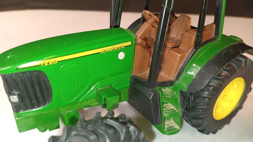 Die Cast Tractor Ertl John Deere 7220 No Front Loader Used