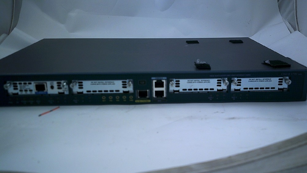 Cisco Systems 1760 Cisco 1700 Series Modular Access Network Router Switch