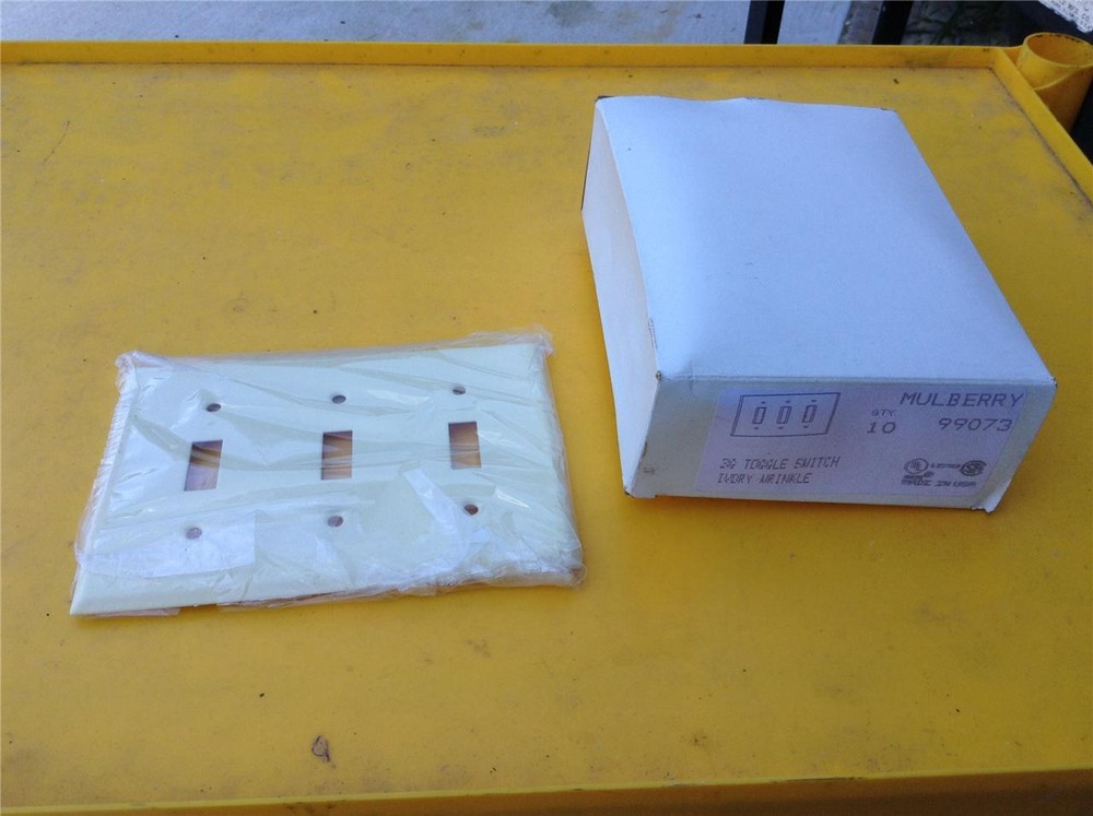 10 Mulberry  3G Toggle Switch  Ivory Wrinkle Plates #99073 NIB