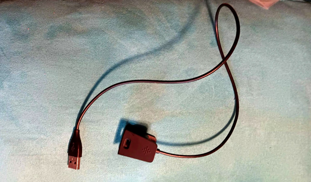 Fitbit Charger w/USB connection (binder clip style)