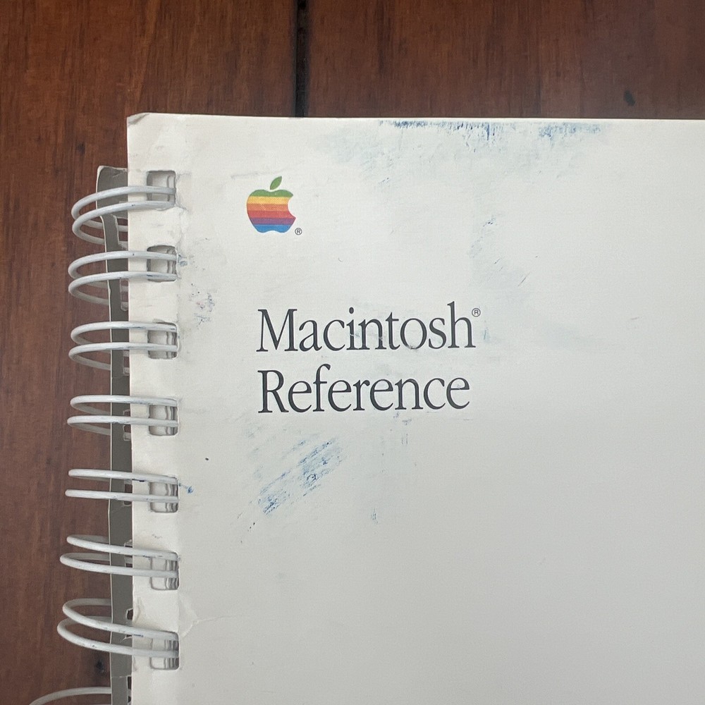 Macintosh Reference - Book of Operations and System Reference - 1990
