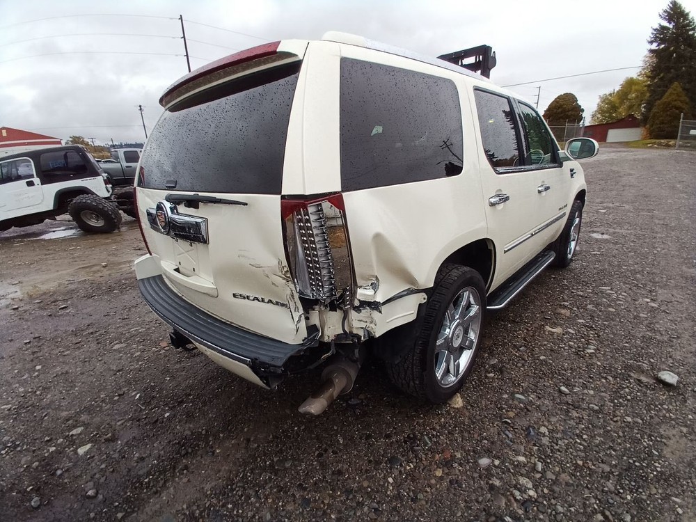 ESCALADE 2007 Battery Tray 12569653