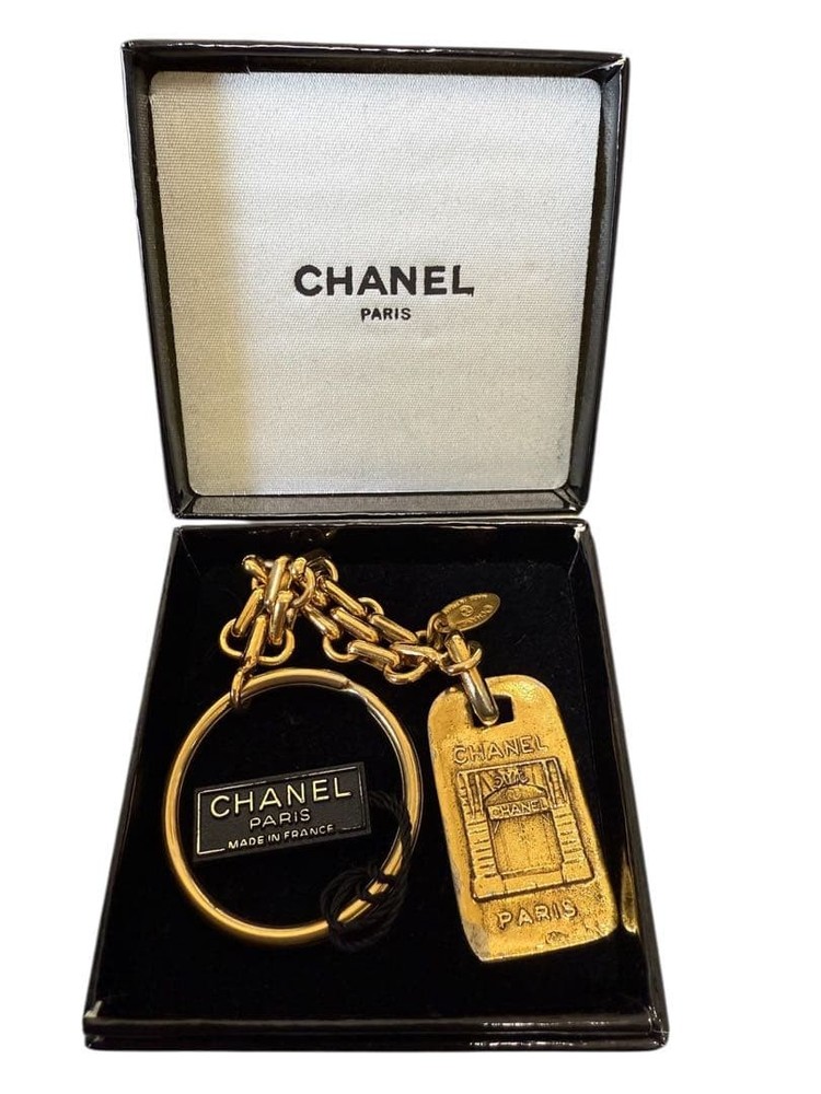 CHANEL vintage chain keychain