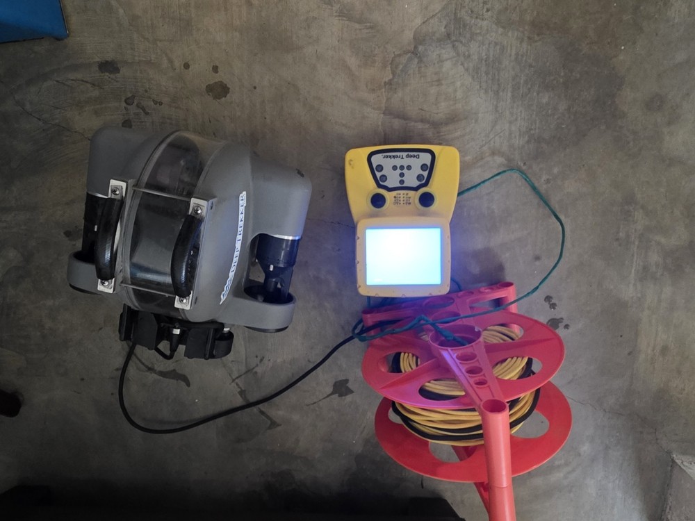 Deep Trekker DTG2 underwater inspection ROV system.