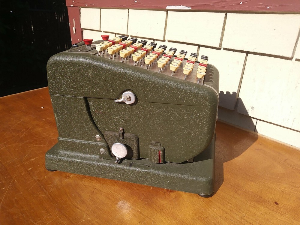 Vintage Hedman Co. F&E Royal Premier Check Protector