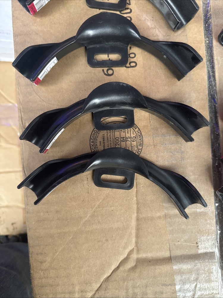 12 Pack 1/2" Plastic PEX Pipe 90 Degree Bend Support with Mounting Plate