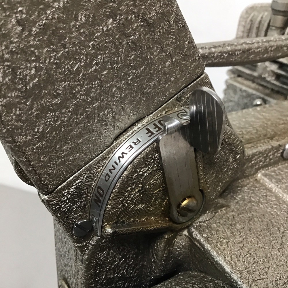 VNTG Working Keystone Regal K109 8mm Projector with Case