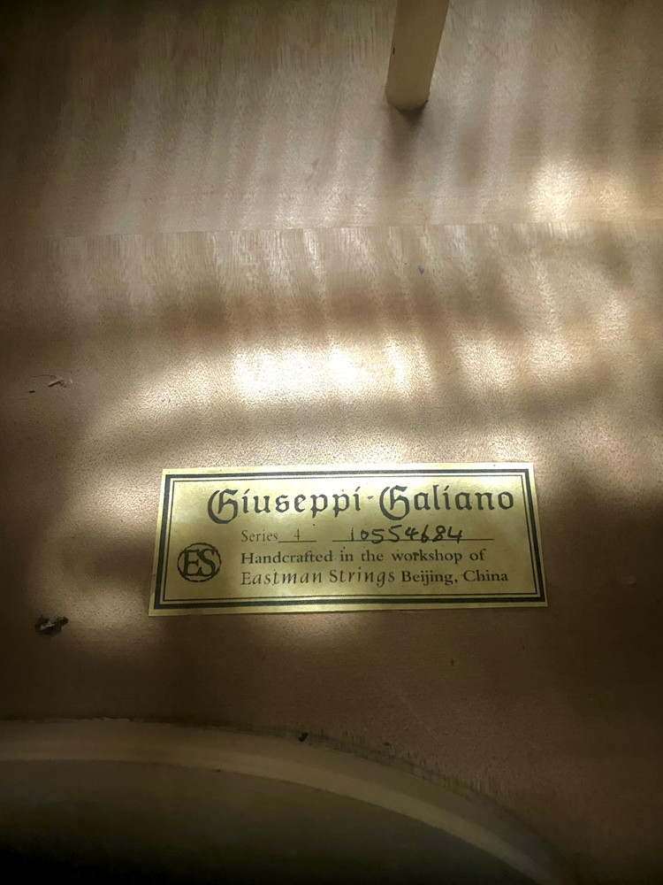 Eastman Strings Cello 4/4 with hard case