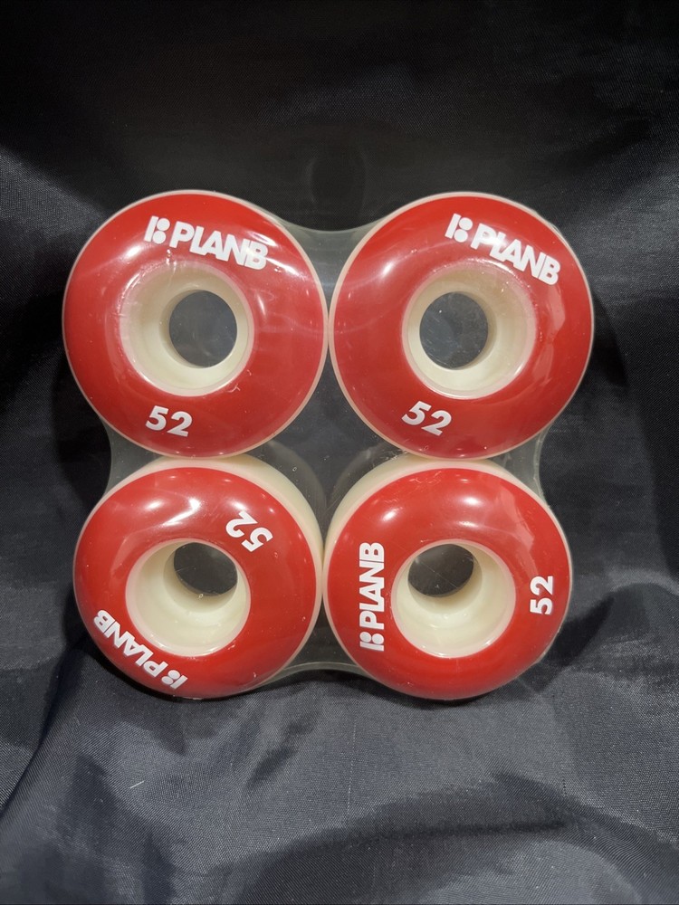 PLANB: Skateboard Wheels (Red) 52mm