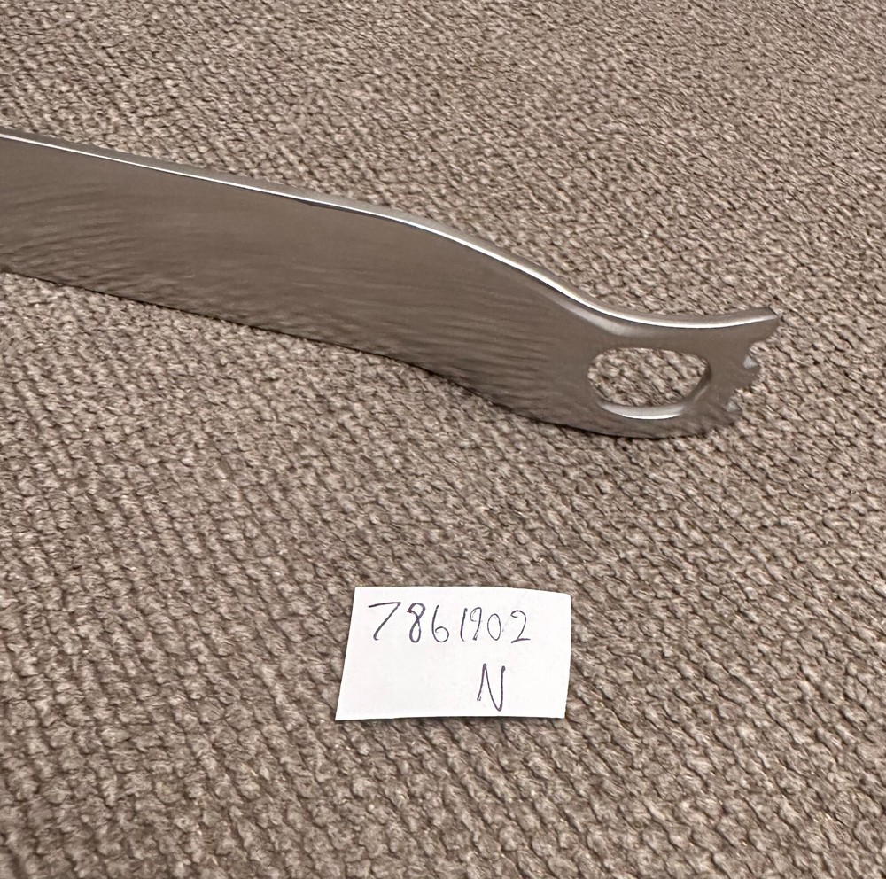 WM7861902-W ANGLED GLENOID RETRACTOR-FORKED 10"