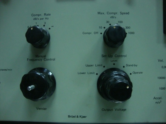 Bruel & Kjaer (B&K) 1047 Exciter Control