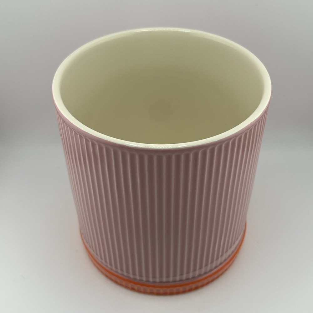 Room Essentials Ceramic Planter ~ 6in tall, 6in diameter.