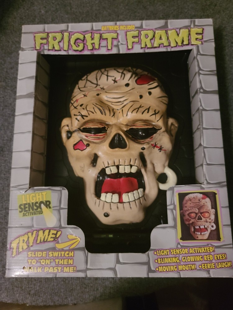 Fright Frame Light Sensor Blinking Glowing Red Eyes