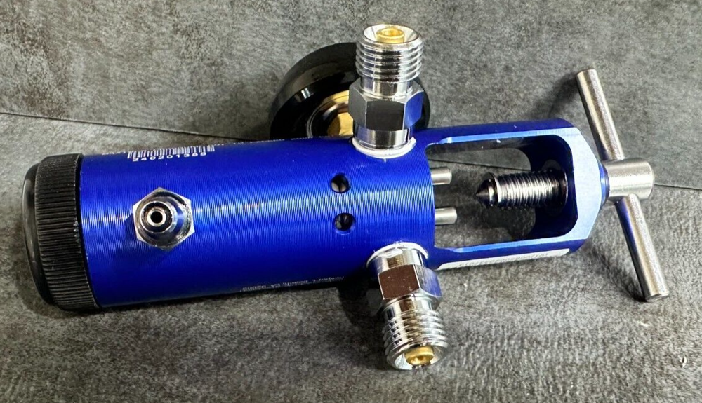 Oxygen Regulator - O2 , 0-15 LPM , new