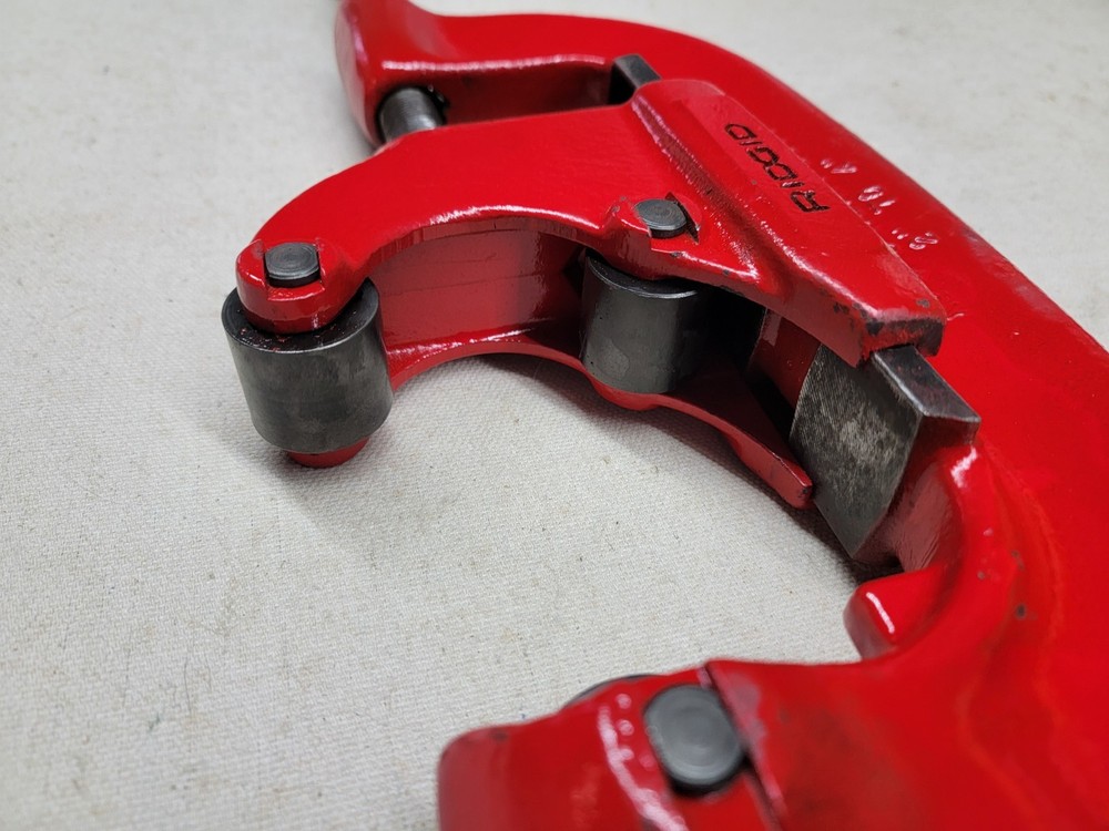 Ridgid No. 4-S Heavy Duty Pipe Cutter 2"-4"