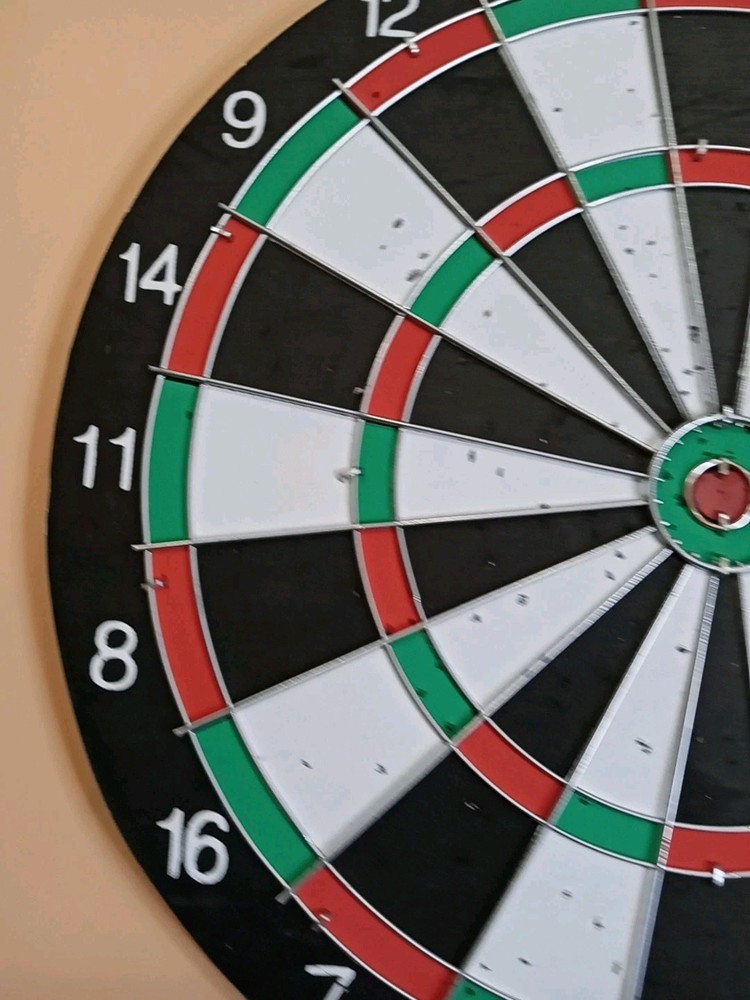 🤩 Double sided Dart Board Set with 6 darts.