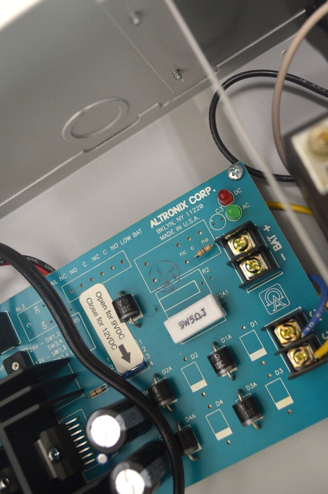 Altronix CCTV Camera & Accessory Power Supply ALTV129DC