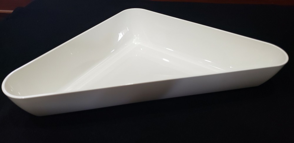 6 pack ! Cambro SFT1212148 White ShowFest 3 Quart Triangular Display Bowl Tray