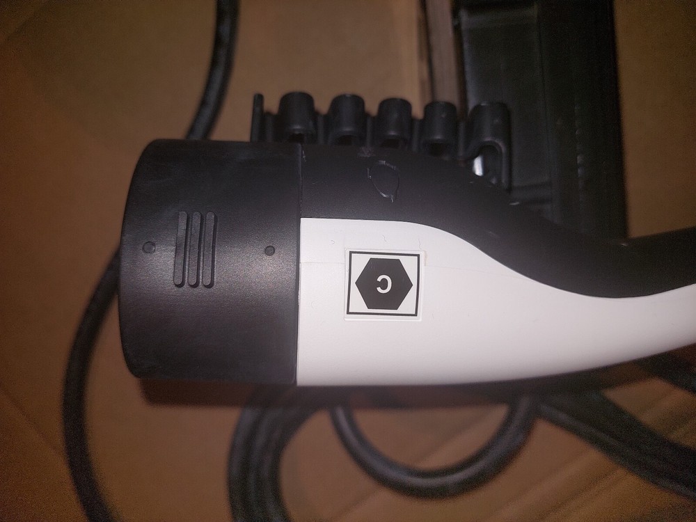 Original KIA Portable EV Charger (Type 2-Schuko)