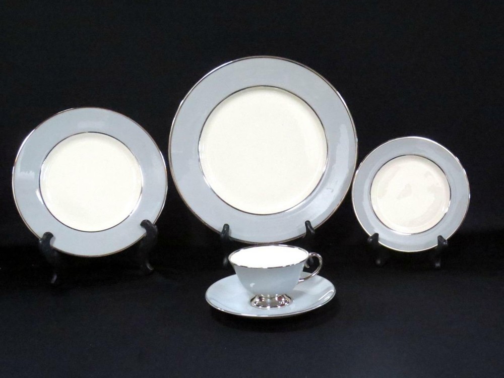Flintridge Brookmere Light Blue Fine Dinnerware China 5 Pc Place Setting