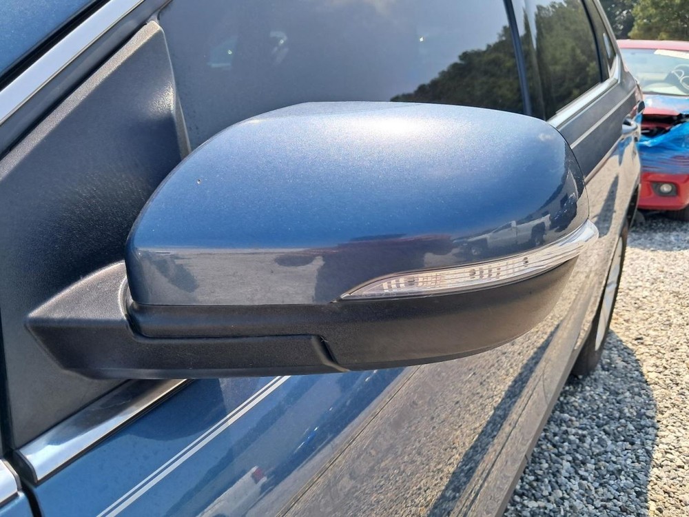 EDGE 2019 Glove Box 4779749
