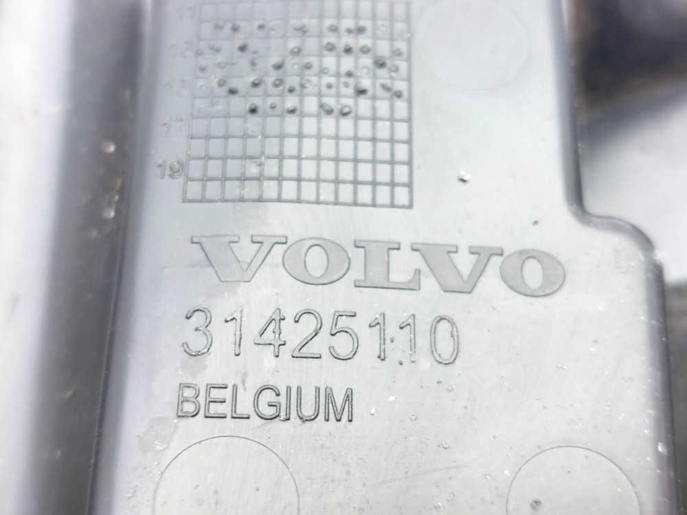 FRONT LEFT BUMPER BRACKET MOUNT SUPPORT 31425110 VOLVO V40 2016