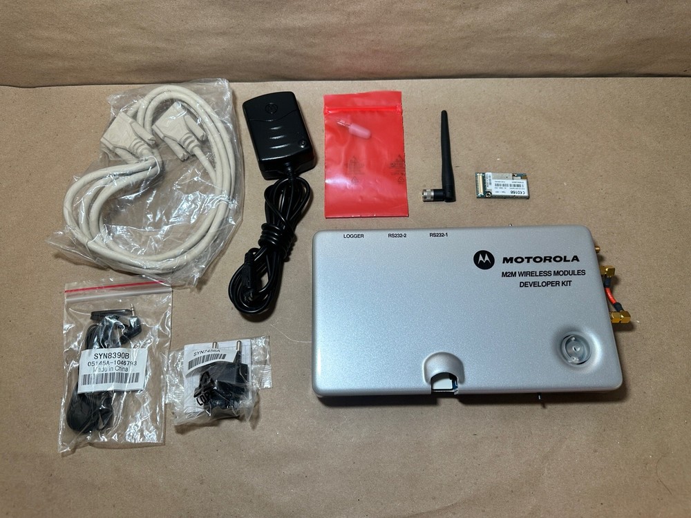Motorola M2M Wireless Modules Developer Kit w/ Extras | Silver