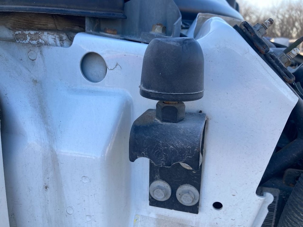 GMC C7500 Right/Passenger Hood Rest - Used