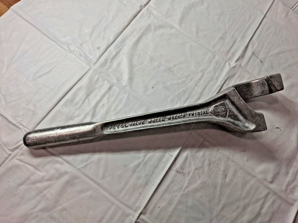 Petol Pipe Wrench VW102AL
