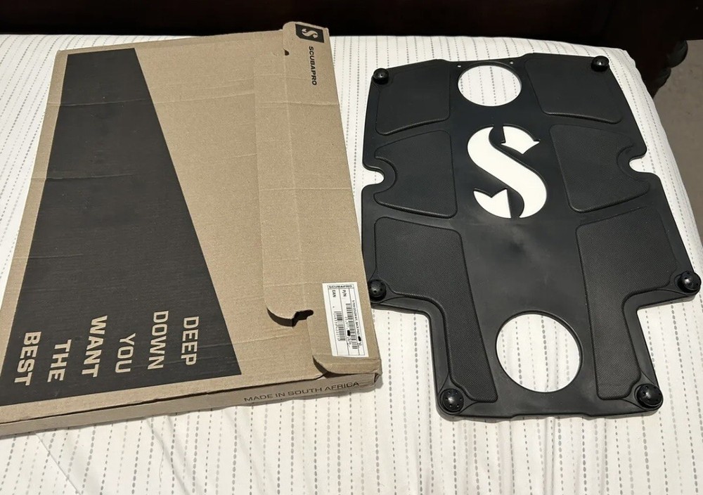 Scubapro s-tek backpad with screws