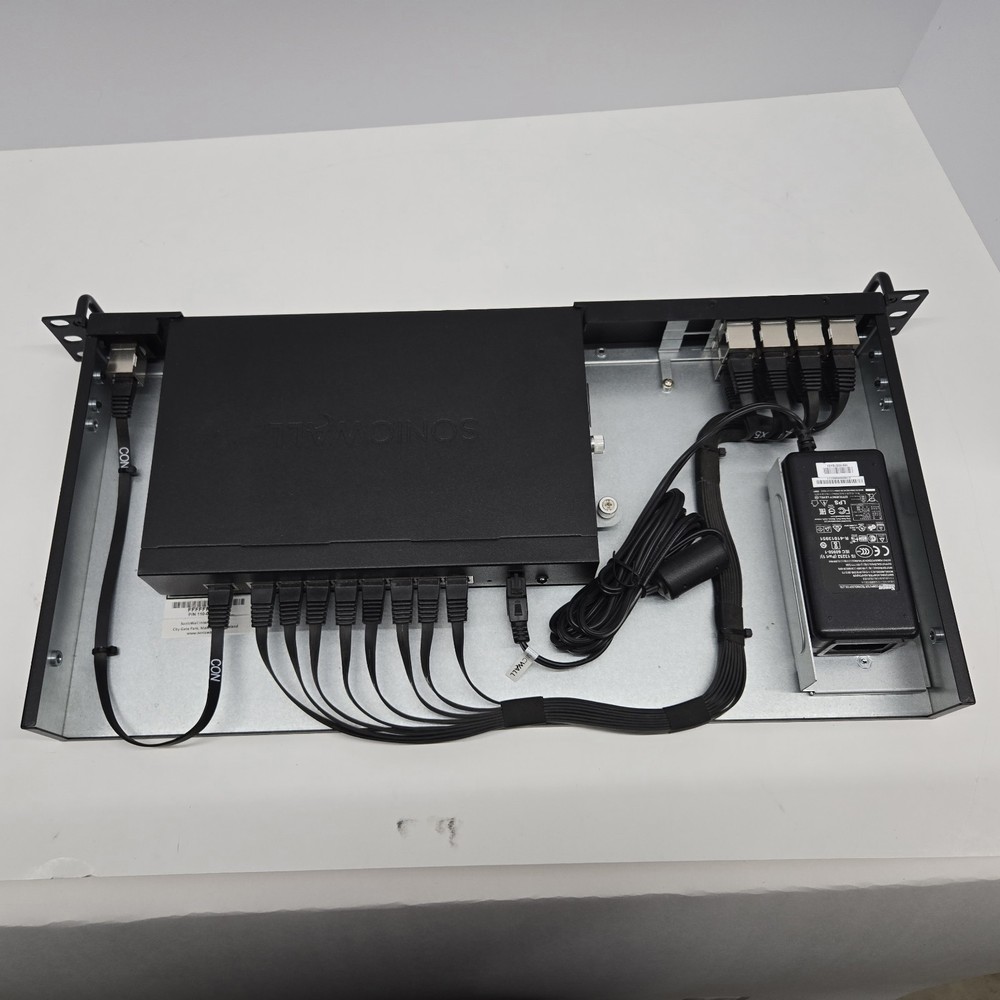 SonicWall TZ500 Firewall Rack Mount Powers On Untested
