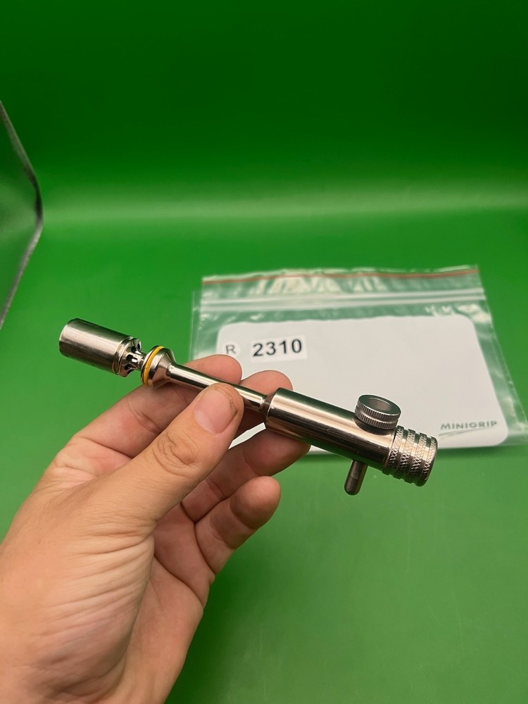 Autococker Bolt