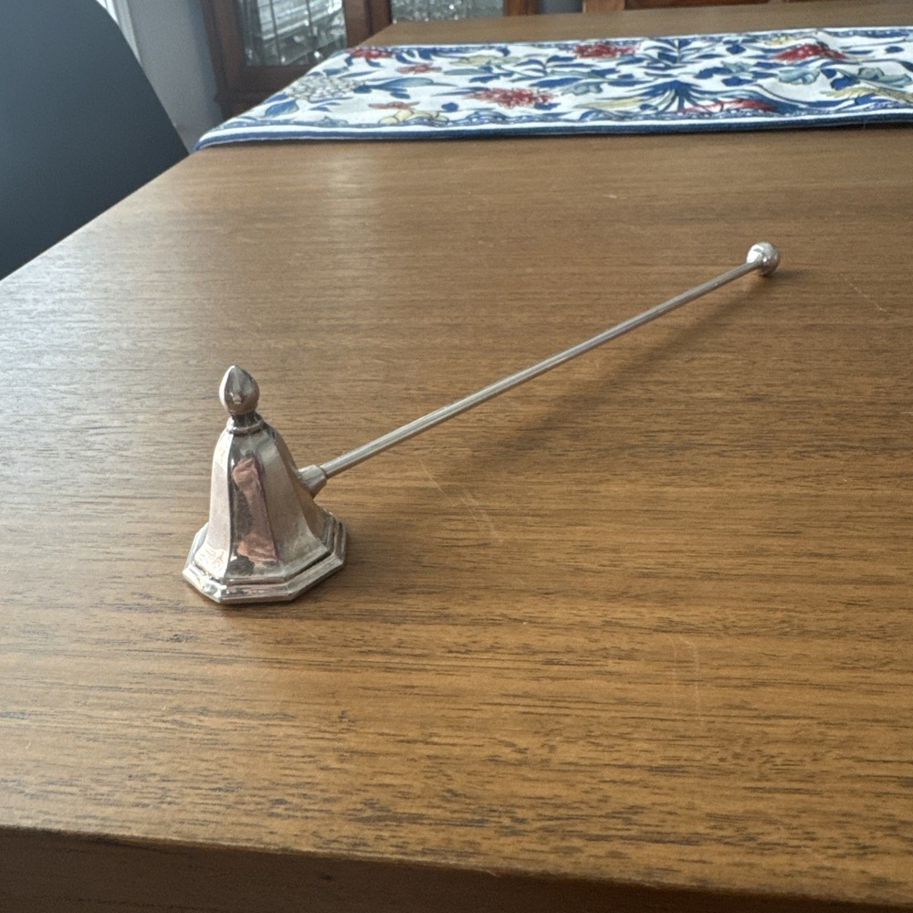 Wallace Silversmiths 5012 Silver plate Candle Snuffer